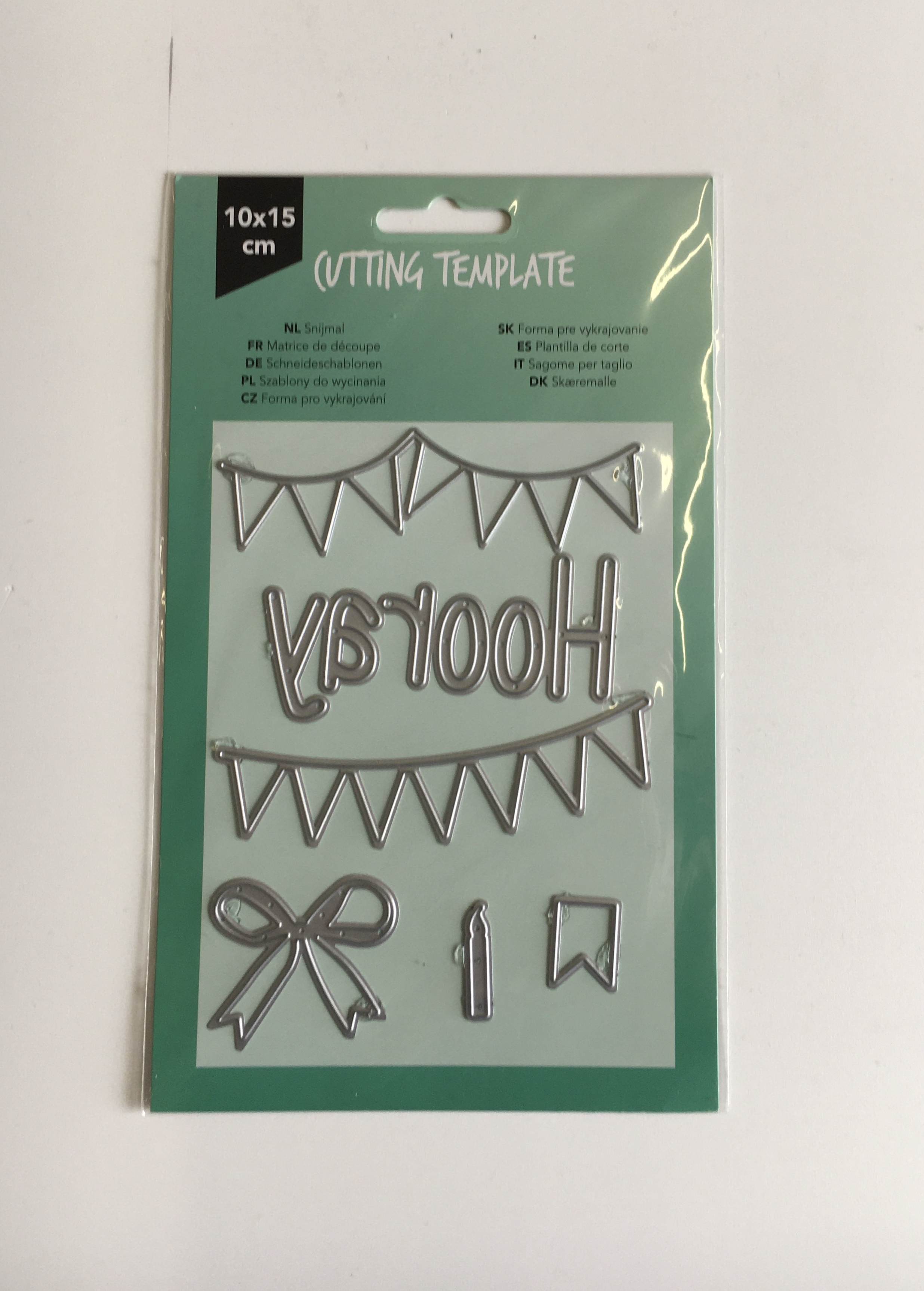 Vyrezávacia šablóna Cutting, Oslava