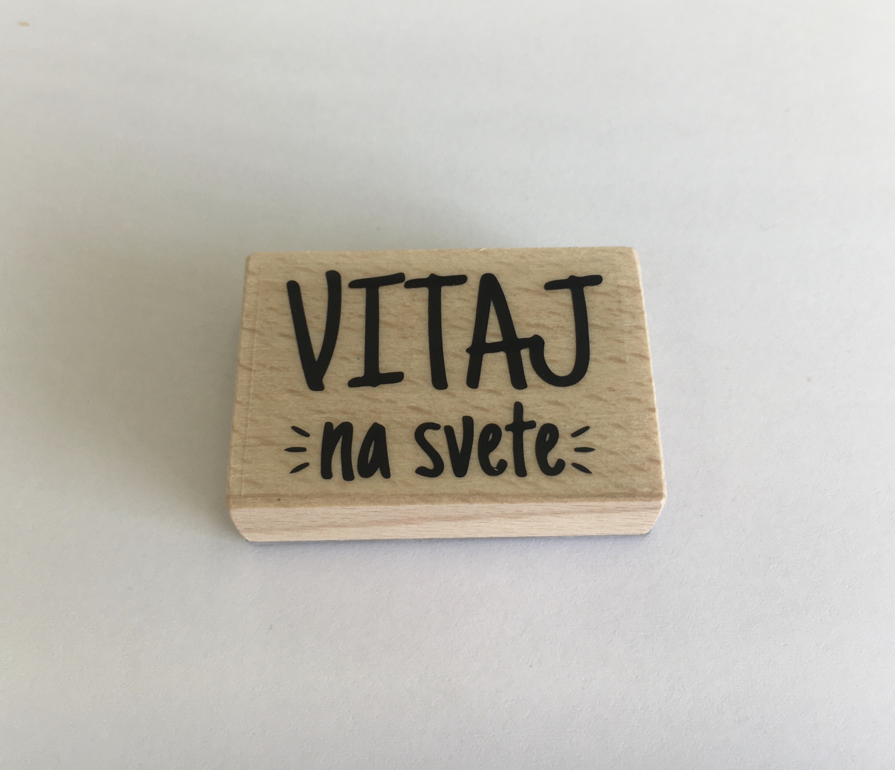 Pečiatka Vitaj na svete 46x31mm